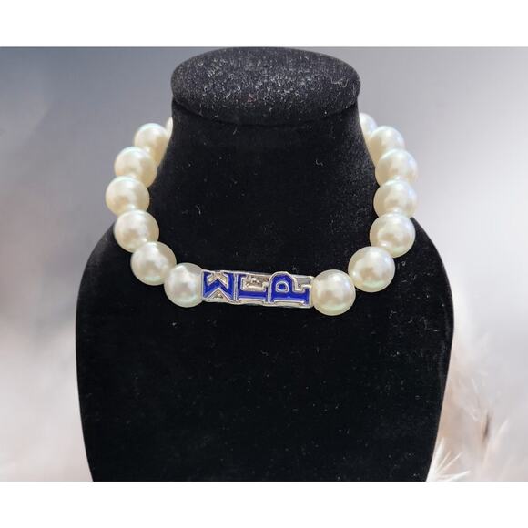 Sigma Gamma Rho Bracelet White &  Gold with Pendant Logo - Picture 1 of 5